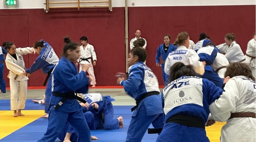 cudochularimiz-almaniyada-beynelxalq-telim-meshq-toplanishina-qatiliblar