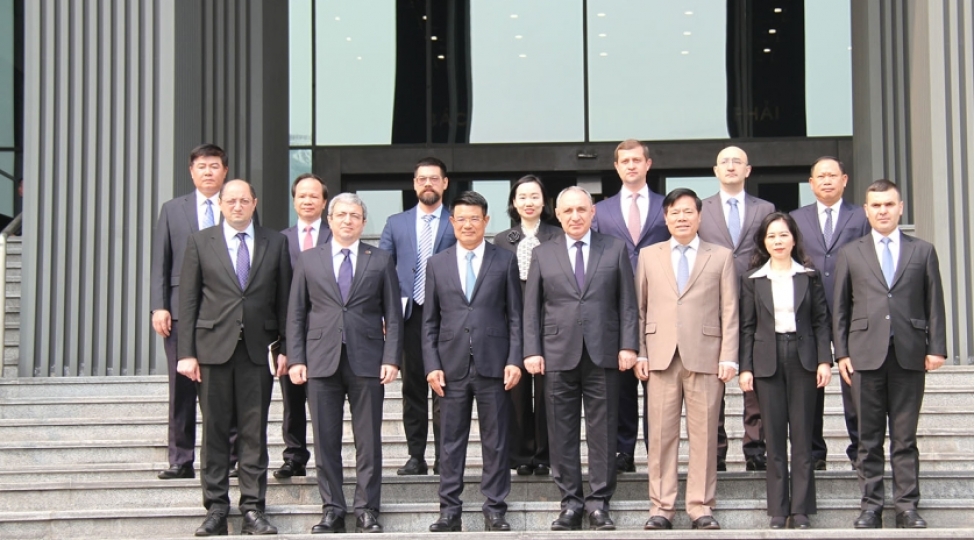 bash-prokuror-vyetnamda-ishguzar-seferdedir