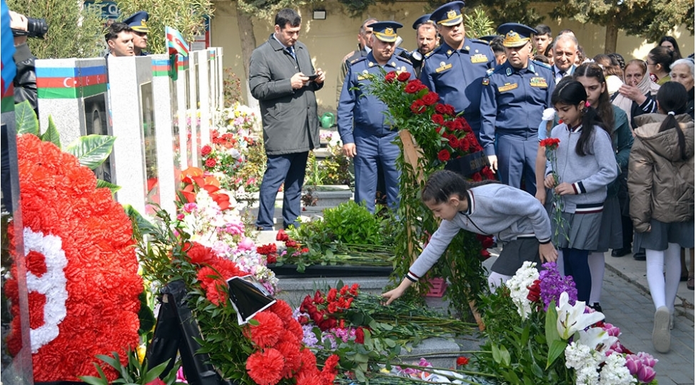 shehid-pilotlarimizin-xatiresi-ehtiramla-yad-edilib-video