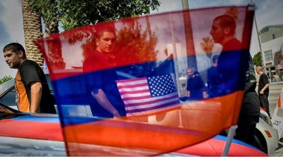 ermeniler-absh-da-oz-qinlarina-chekilibler