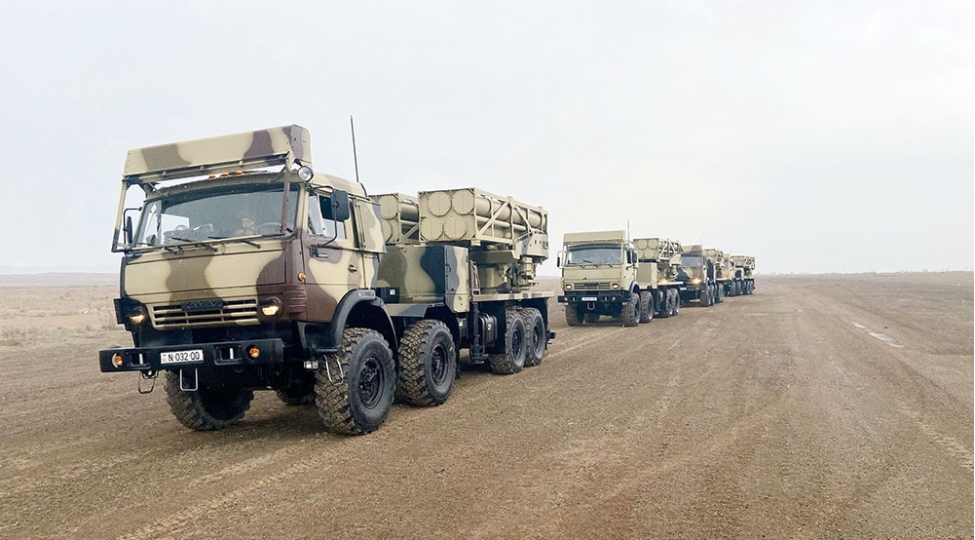 raket-ve-artilleriya-qoshunlari-bolmeleri-ile-doyush-hazirligi-meshgelesi-kechirilib