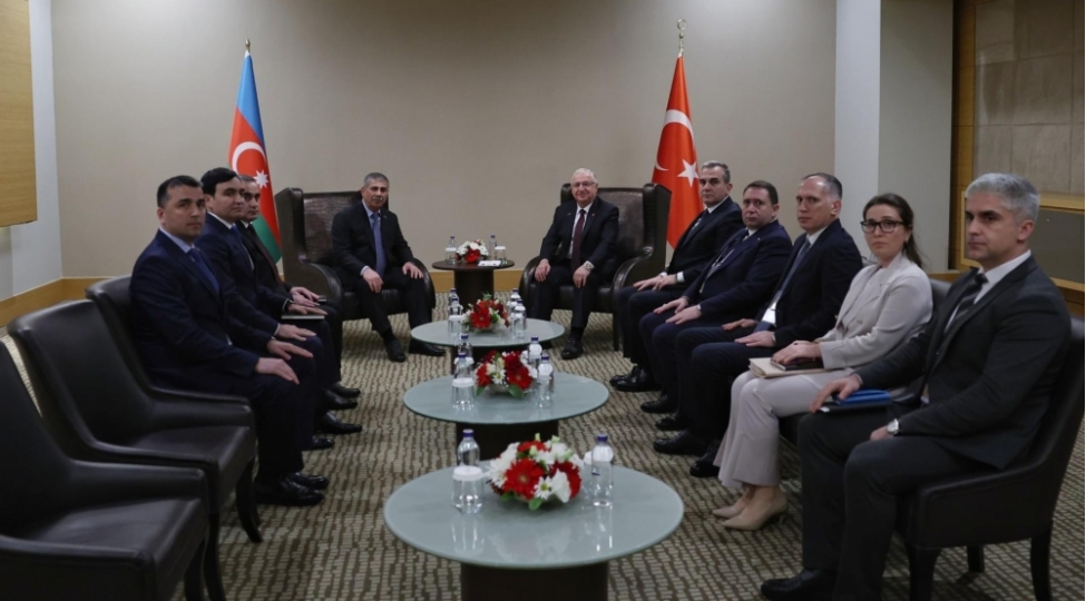 zakir-hesenov-turkiyeli-hemkari-yashar-gulerle-gorushub