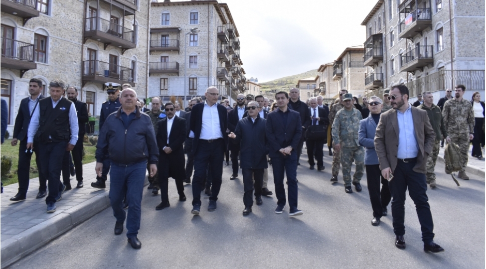 diplomatik-korpusun-numayendeleri-shusha-sheheri-ile-tanish-olublar