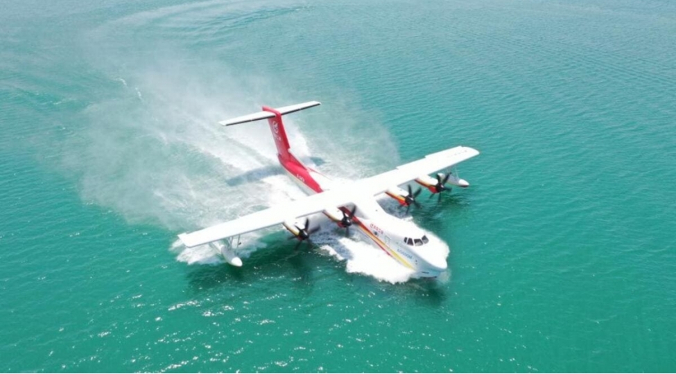 chinde-dunyanin-en-boyuk-amfibiya-teyyaresi-istifadeye-verilib