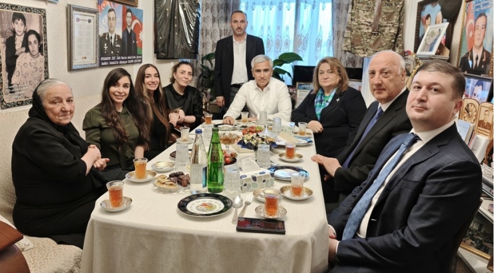 leyla-eliyeva-ve-arzu-eliyeva-polad-heshimovun-evinde-olublar