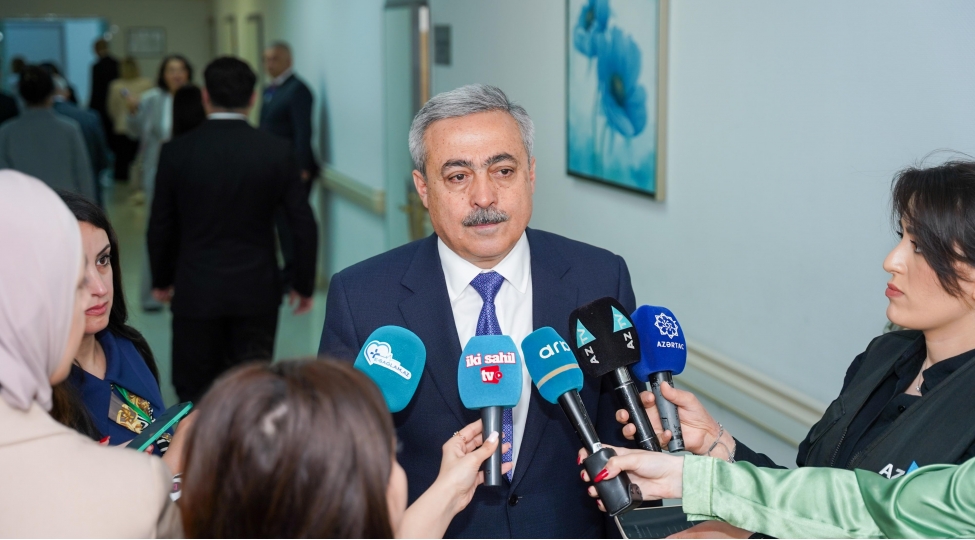 bu-il-de-rayon-merkezi-xestexanalarinda-monitorinqlerin-aparilmasi-davam-etdirilir-hikmet-ibrahimli