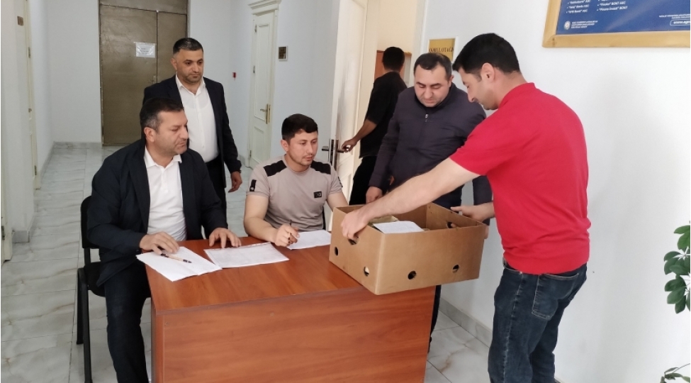 terterli-kumchulere-ipekqurdu-toxumu-paylanib