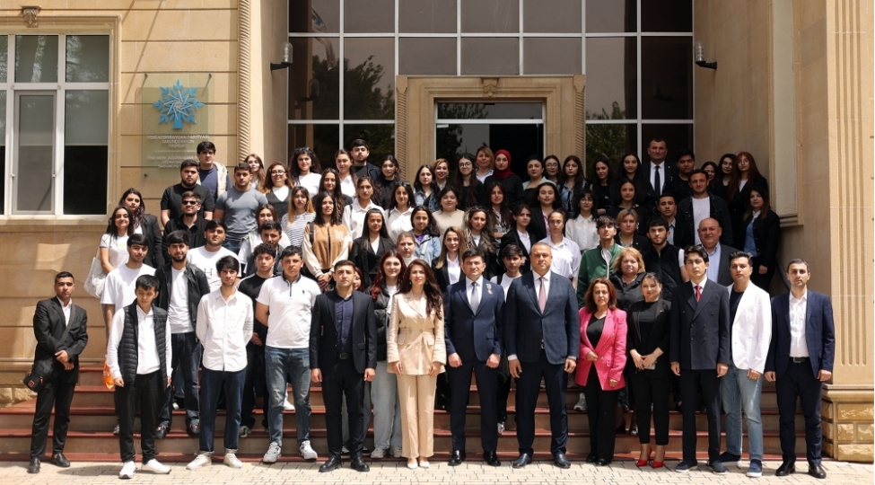 zeferden-zirvelere-genclerle-gorush-kechirilib