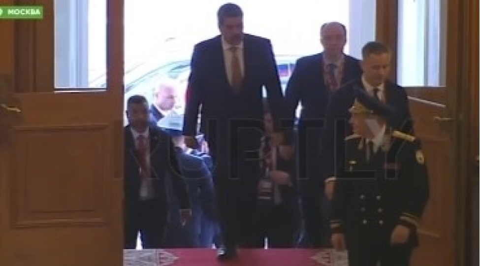 maduro-putinle-danishiqlar-aparmaq-uchun-kremlde