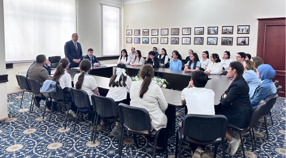 yap-sabunchu-rayon-teshkilati-konstitusiya-ve-suverenlik-guclu-dovletimizin-temeli-movzusunda-insha-musabiqesi-kechirib