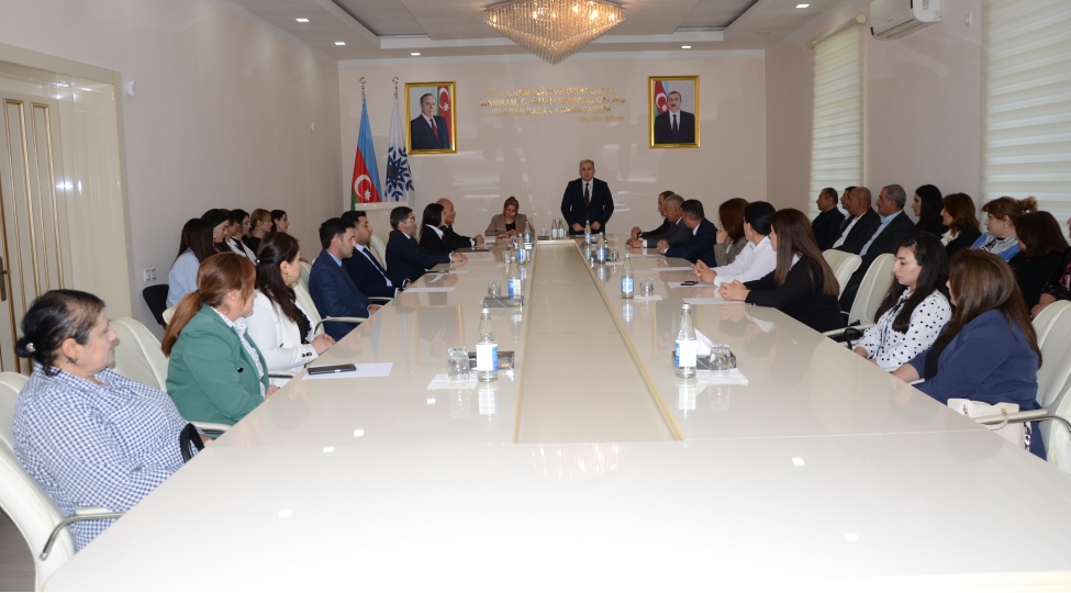 kurdemirde-muasir-konstitusiyamizin-banisi-ve-suverenliyimizin-teminatchisi-movzusunda-deyirmi-masa