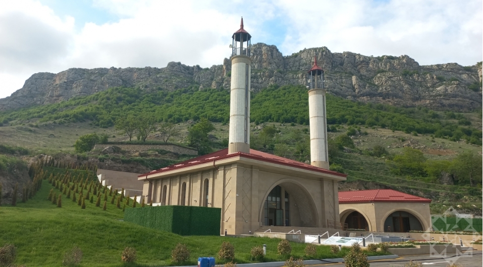 dashalti-kend-mescidi-qarabag-memarliq-mektebinin-enenelerine-uygun-insha-olunub