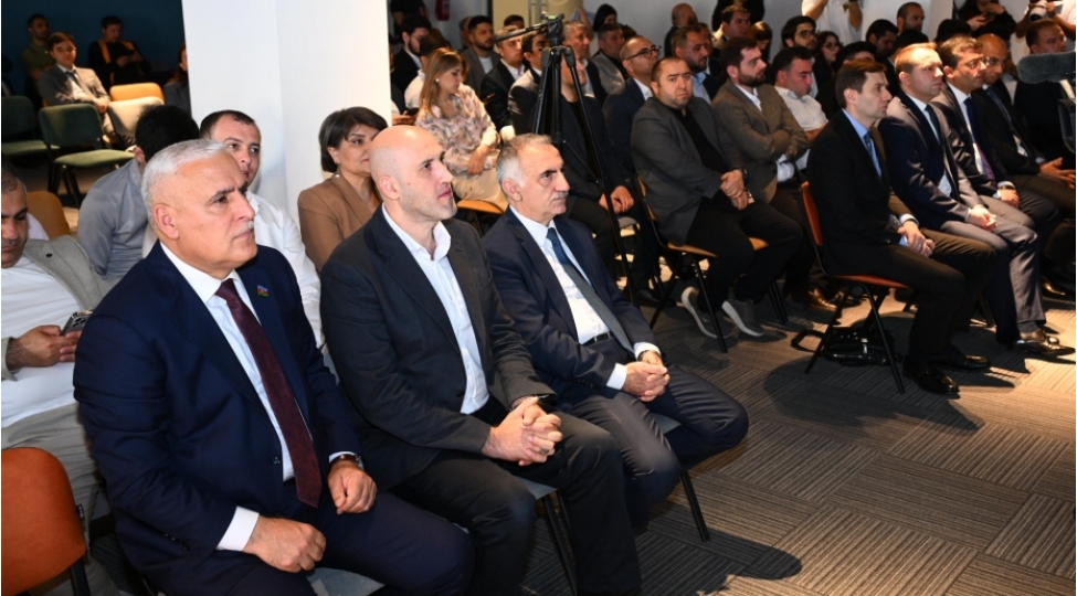 media-subyektlerinin-numayendeleri-uchun-kibertehlukesizlik-movzusunda-telim-kechirilib