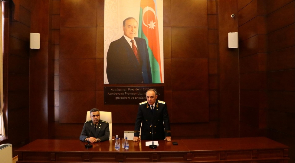 yeni-herbi-prokurorkollektive-teqdim-olunub
