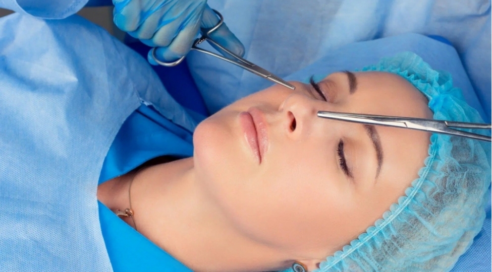 42-plastik-cerrah-orada-ishleyecek