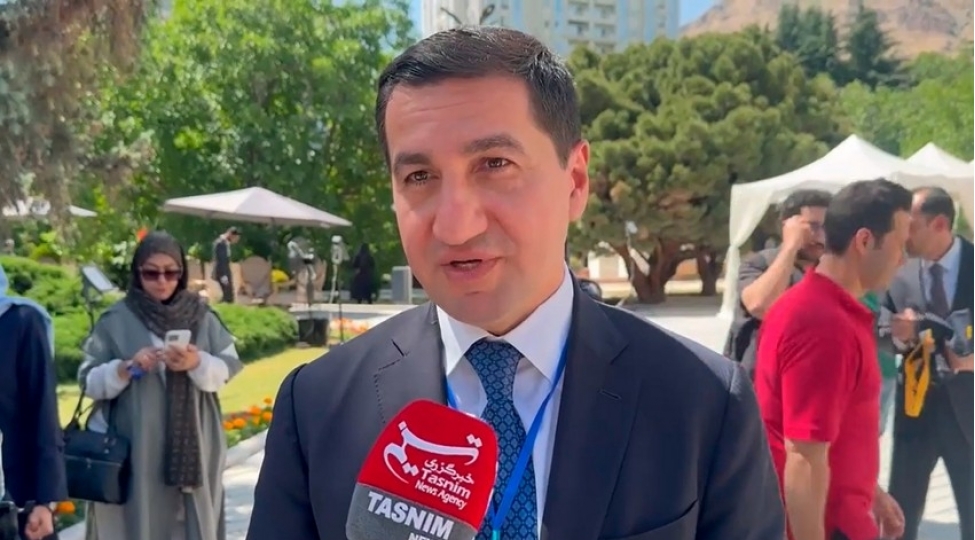 hikmet-haciyev-azerbaycan-iran-munasibetleri-yeni-bir-inkishaf-merhelesine-addim-atib