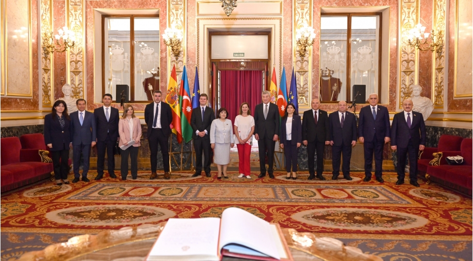 milli-meclisin-sedri-sahibe-qafarova-ispaniya-deputatlar-konqresinin-sedri-ile-gorushub-foto