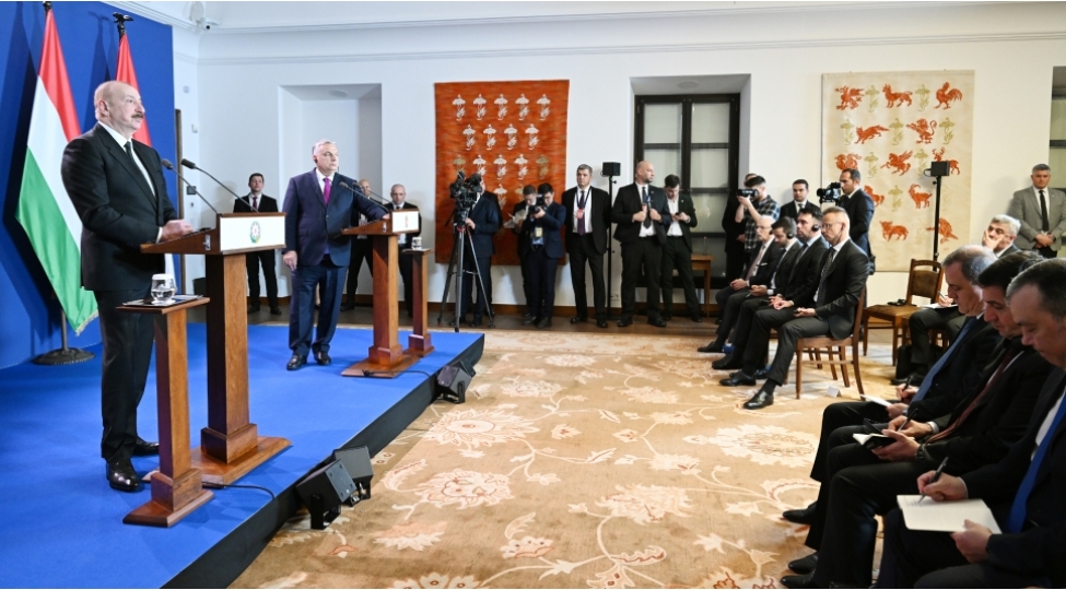 prezidentilham-eliyev-ve-bash-naziri-viktor-orban-metbuata-beyanatlarla-chixish-edibler-yenilenibfoto