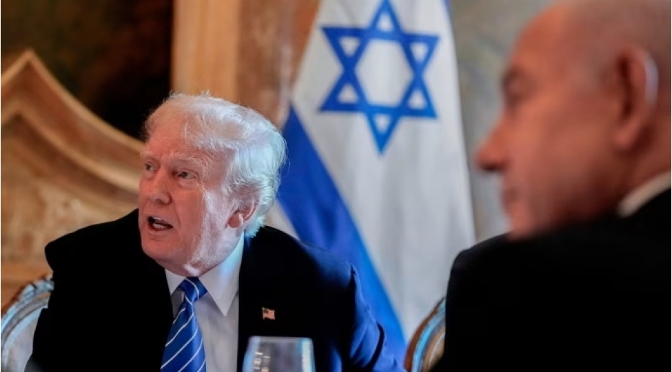 tramp-netanyahu-ile-mubahise-edib-ag-ev-iddiani-redd-edir