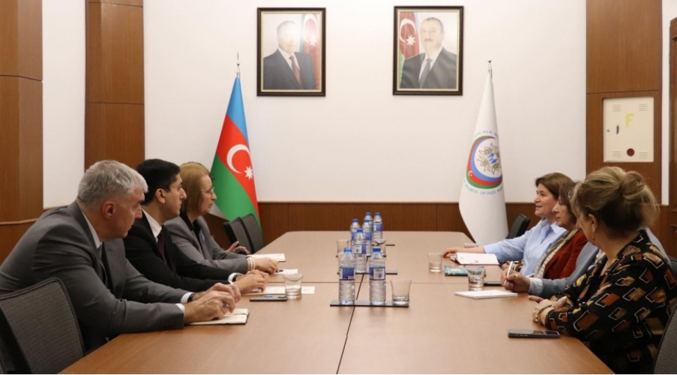 aqupdk-yaninda-ictimai-shuranin-uzvleri-ile-gorush-kechirilib