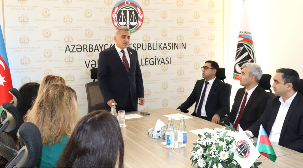 vekiller-kollegiyasinin-sedri-ishe-yeni-qebul-edilen-vekil-komekchileri-ile-gorushub