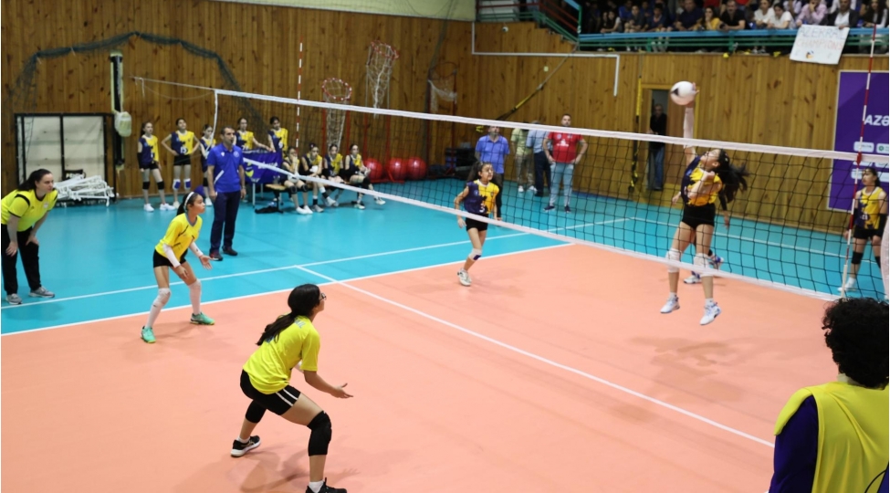 14-yashadek-voleybolchulardan-ibaret-azerbaycan-chempionatina-yekun-vurulub