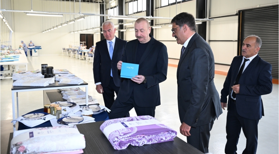prezident-ilham-eliyev-latifa-lachin-tikish-fabrikinin-achilishinda-ishtirak-edib-yenilenibfoto