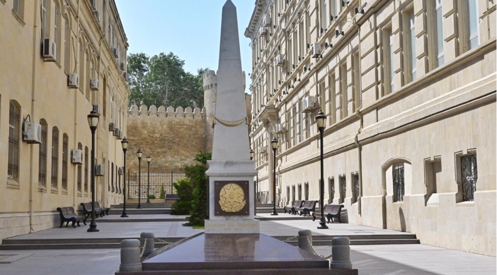 azerbaycan-xalq-cumhuriyyetinin-yaradilmasi-tarixi-hadise-idi-4