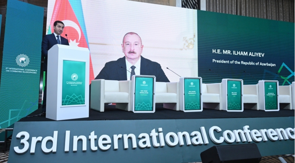 islamofobiya-muasir-cemiyyetlerin-edalet-prinsiplerine-sadiq-qalmaq-imtahanidir