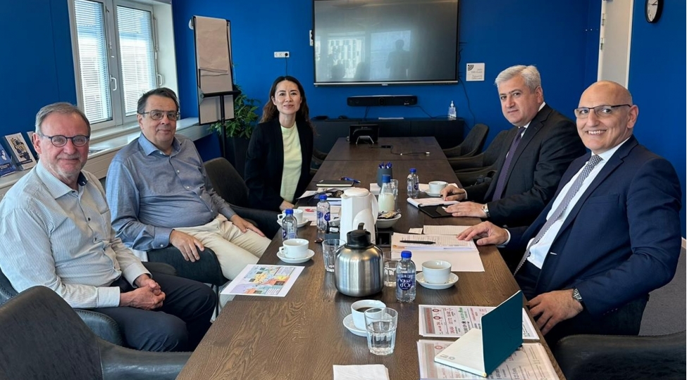 elchin-emirbeyov-danimarka-kralliginda-ishguzar-seferde-olub-foto