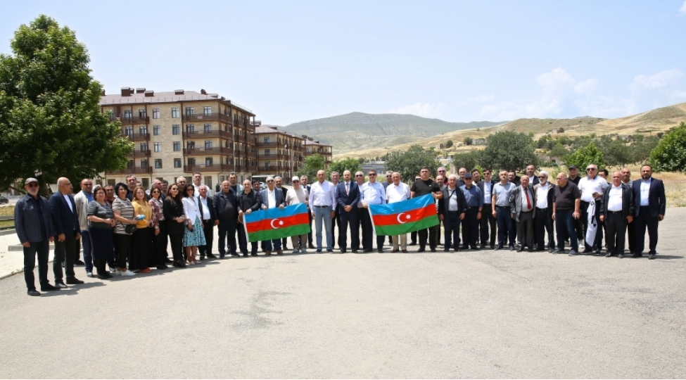 olkede-yashanan-siyasi-hemreyliyin-tecessumu-foto