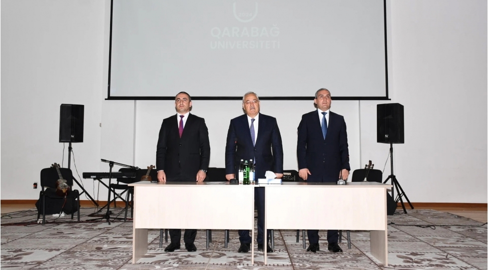 qarabag-universitetinin-rektoru-agdamda-abituriyentlerle-gorush-kechirib