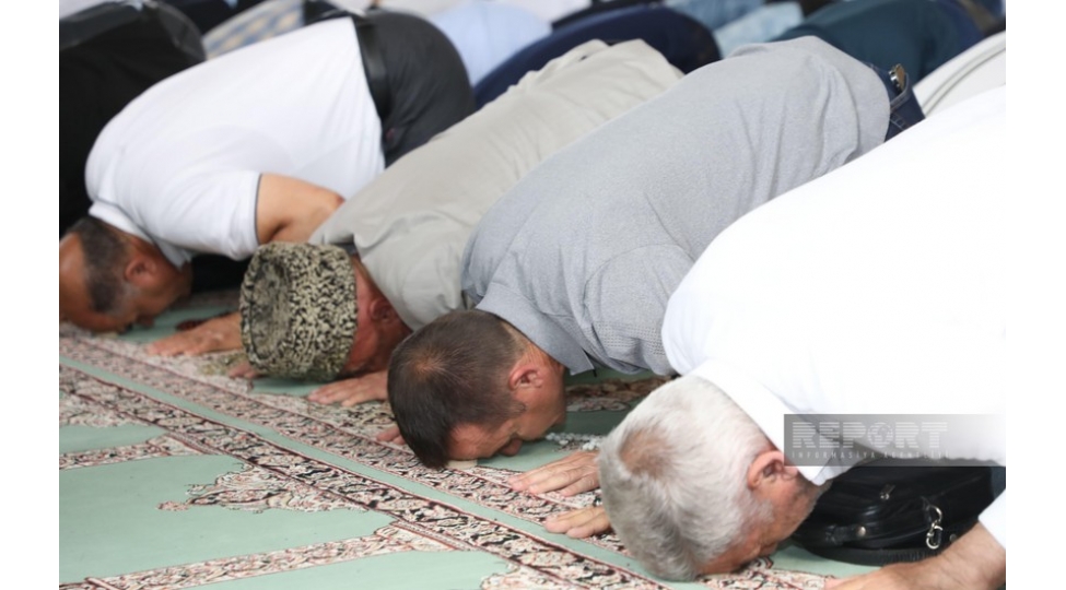 tezepir-mescidinde-bayram-namazi-qilinib-3