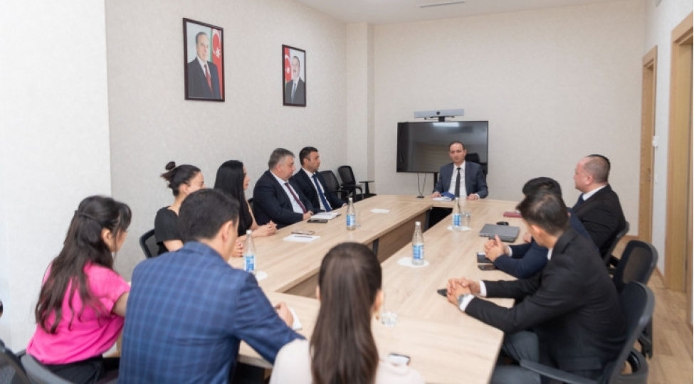 aqrar-kredit-ve-inkishaf-agentliyinde-insan-huquqlari-ayligi-cherchivesinde-tedbir-kechirilib
