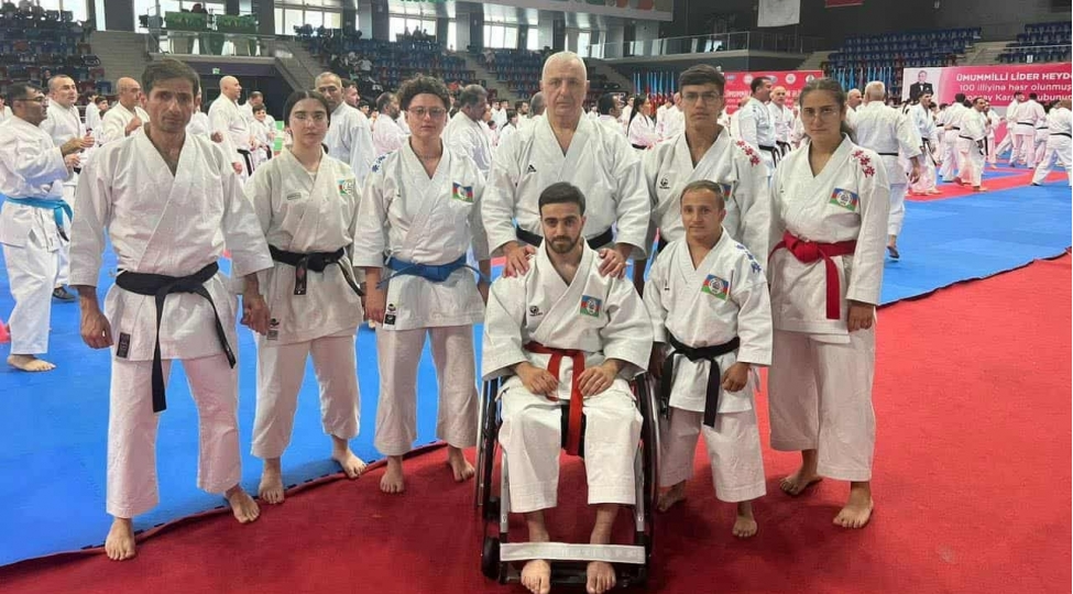 ulvi-quliyevden-karate-ailesinitebrik-edib