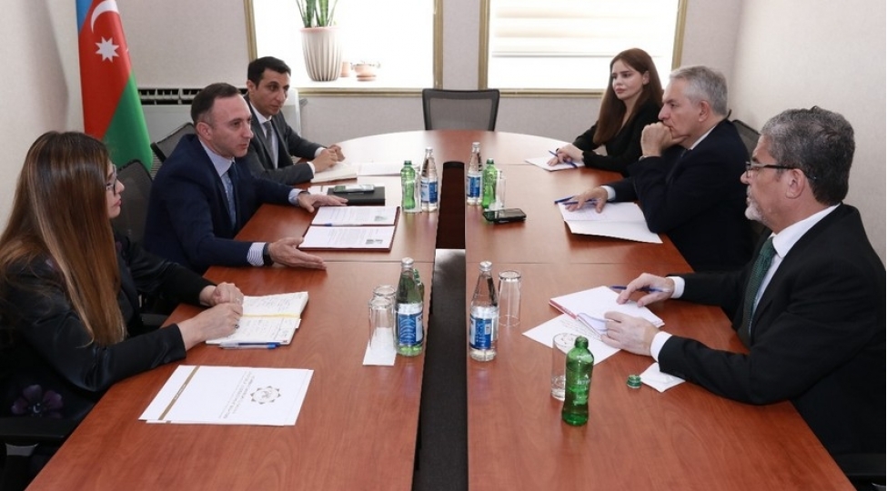 bir-qrup-xarici-jurnalistdiaspor-komitesinde-olub-beynelxalq-media-ile-elaqeler-muzakire-olunub