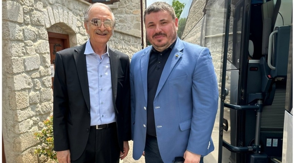 ukraynanin-azerbaycandaki-sefiri-shushada-bulbulun-ev-muzeyinden-paylashim-edib