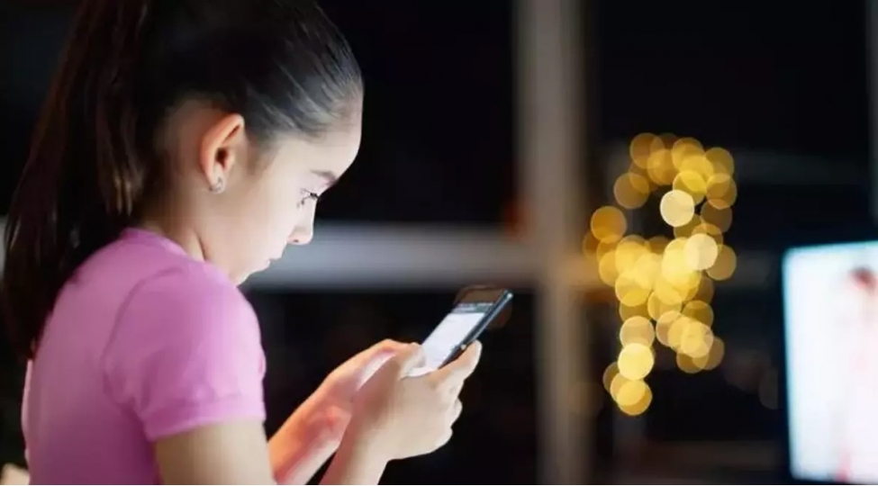 mekteblilerde-reqemsal-goz-yorgunlugu-sindromu