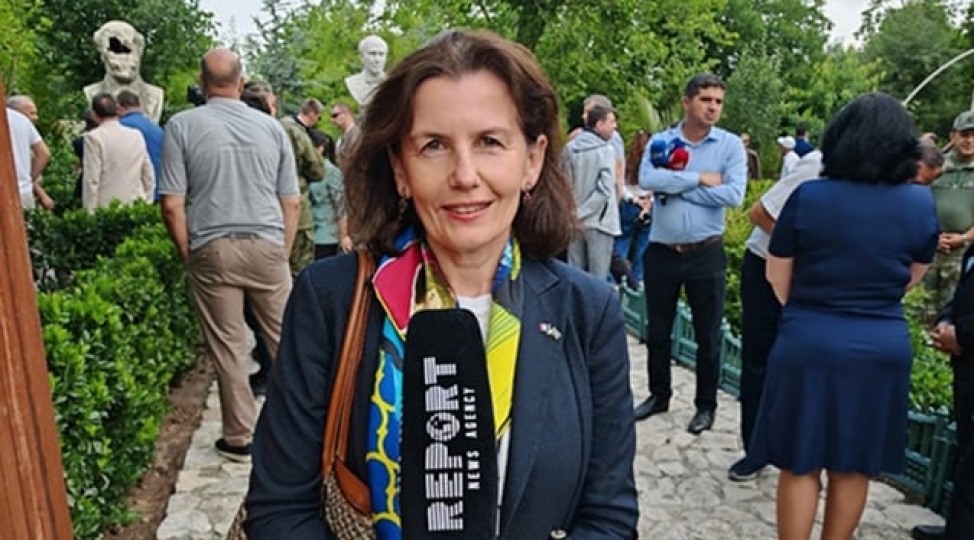 shusha-fransa-sefirini-heyran-etdi