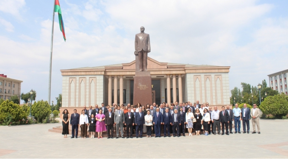 qerbi-azerbaycana-elmi-siyasi-tefekkur-ishiginda-boyuk-qayidish