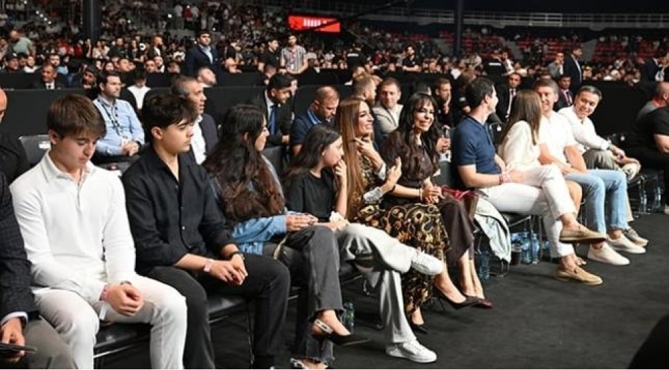 prezidentin-aile-uzvleri-ufc-doyushlerini-izleyib-foto