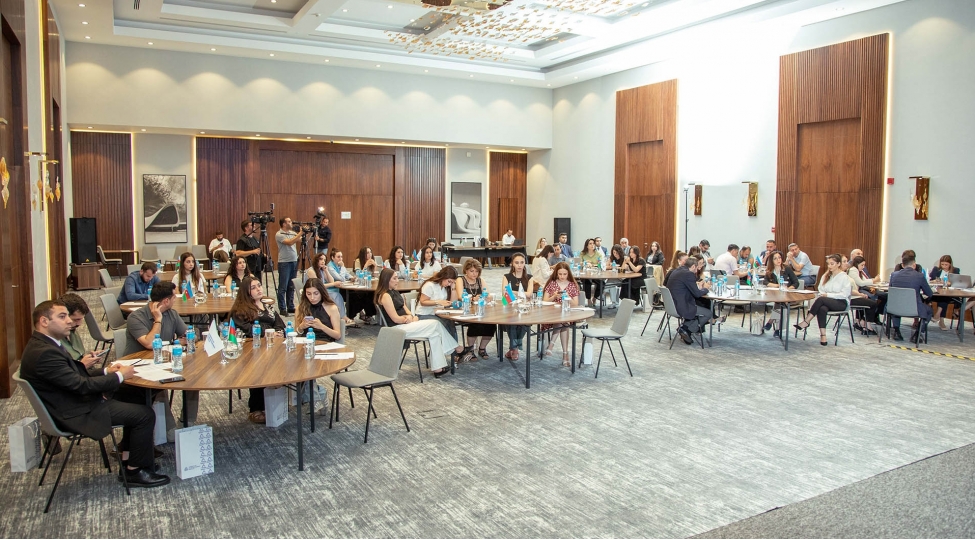 azstand-azerbaycan-milli-metbuatinin-150-illiyine-hesr-edilmish-seminar-kechirib-foto