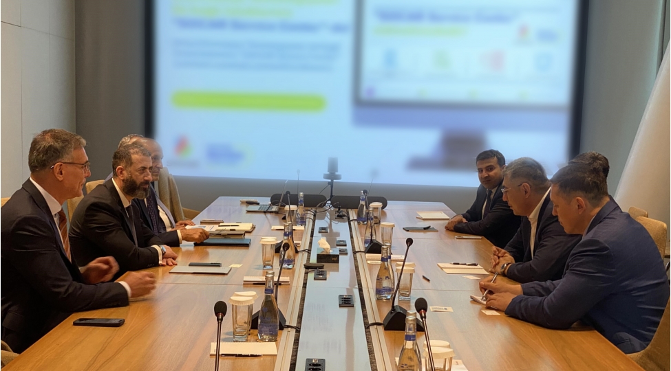 socar-in-vitse-prezidenti-ozbekistan-respublikasinin-dovlet-vergi-komitesinin-sedri-ile-gorushub-foto