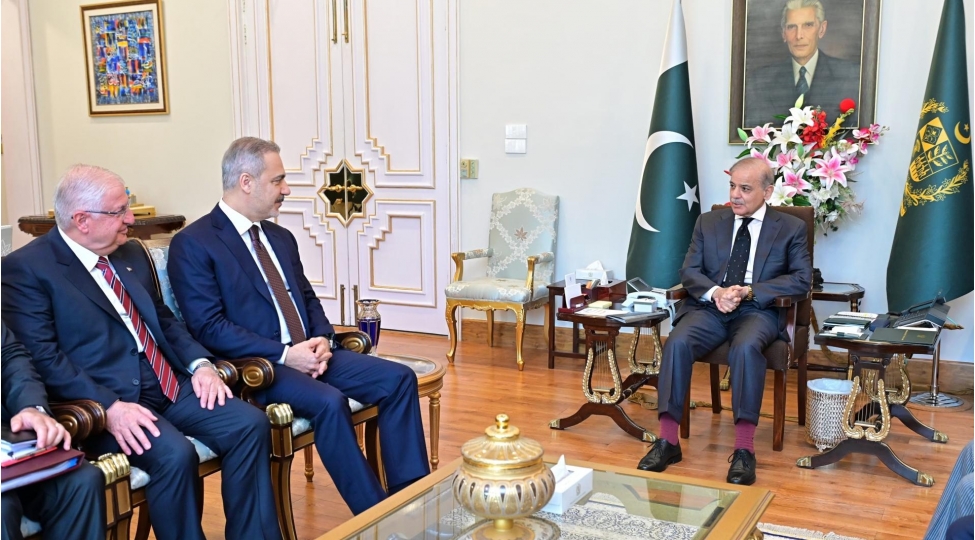 sherif-fidan-ve-guleri-qebul-edib