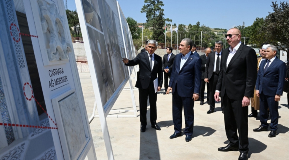 prezident-ve-qurbanqulu-berdimehemmedov-yeni-shusha-mescidinde-tikinti-ishleri-ile-tanish-olub