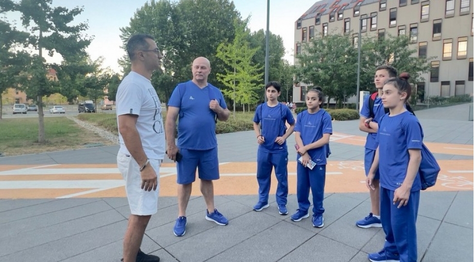 mok-numayendesi-idman-gimnastlarimizla-gorushub