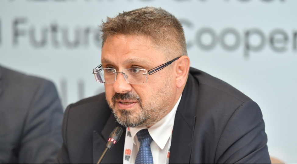 bta-agentliyinin-bash-direktoru-suni-zeka-informasiya-sahesinde-ciddi-tehdide-chevrile-biler