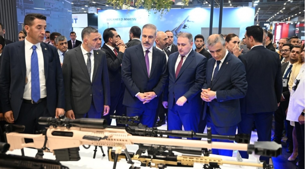 hakan-fidan-idef-2025de-qurulan-azerbaycan-stendi-ile-tanish-olub