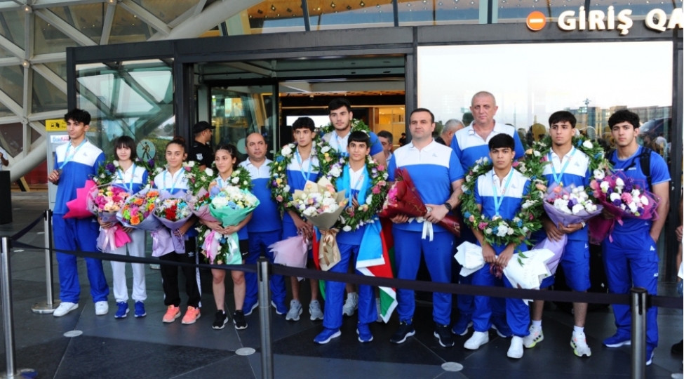 avropa-gencler-olimpiya-festivalinda-ugur-qazanan-idmanchilar-vetene-qayidiblar