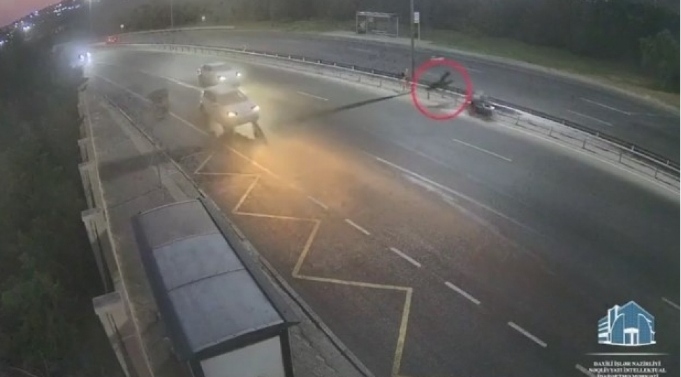 motosiklet-qezasinin-bashverme-ani-video